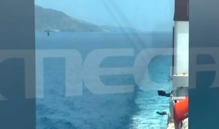 Αιγαίο: Ελικόπτερο έκανε επικίνδυνους ελιγμούς πάνω από πλοίο γραμμής – Αναστάτωση για εκατοντάδες επιβάτες