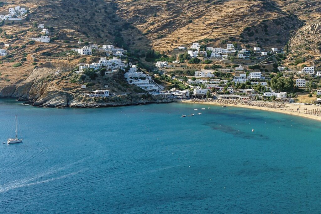 Ίος, το ανερχόμενο αστέρι των Κυκλάδων που μαγεύει την Αυστρία