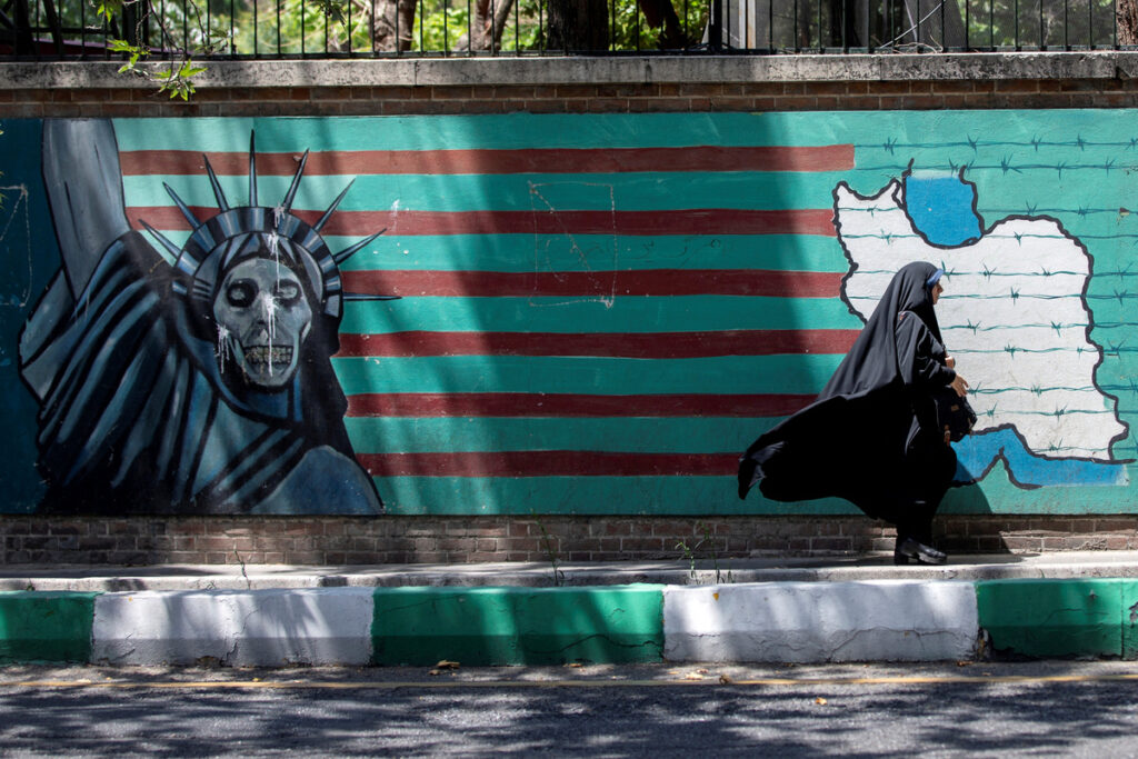 Το «παιχνίδι ισχύος» του Ιράν και το αδιέξοδο του Τραμπ: Σκληρό τελεσίγραφο Γκαλιμπάφ την ώρα που η