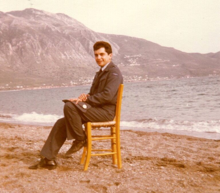 Ανέκδοτες επιστολές του Ντίνου Χριστιανόπουλου στον σμηνίτη Κώστα Ευαγγελάτο