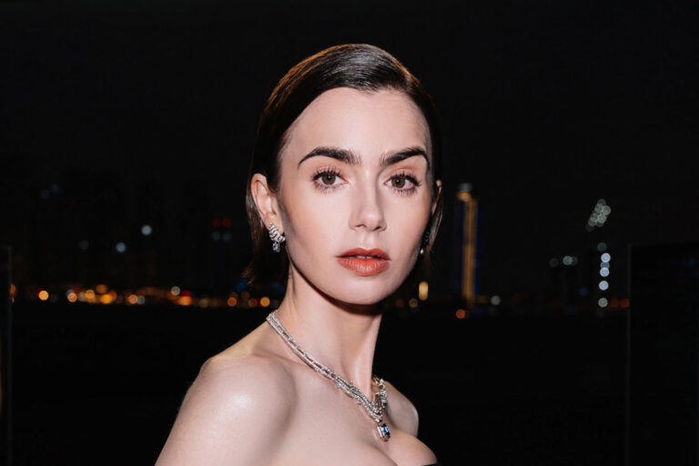 Λίλι Κόλινς: Η Emily In Paris δεν είναι μόνο η λαμπερή σταρ που δείχνει – Η ζωή και οι δυσκολίες που την έφτασαν στο σήμερα