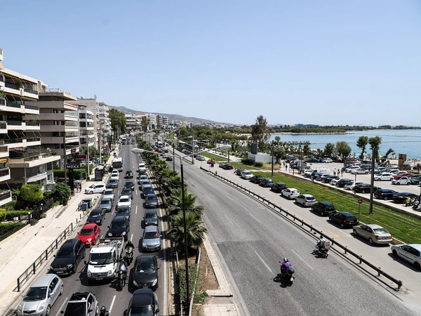 Μυστήριο με την οσμή στην Αττική: Στο μικροσκόπιο πιθανή διαρροή από πλοίο – Τι εξετάζουν οι αρχές