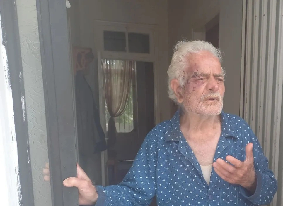 Άγρια ληστεία στην Πάτρα: Εφιαλτικές στιγμές για ένα ηλικιωμένο ζευγάρι – Τους ξυλοκόπησαν ανελέητα