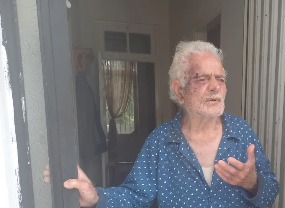 Άγρια ληστεία στην Πάτρα: Εφιαλτικές στιγμές για ένα ηλικιωμένο ζευγάρι – Τους ξυλοκόπησαν ανελέητα