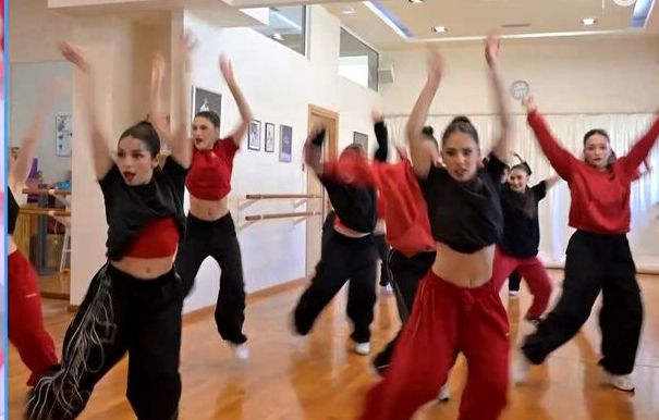 Ρόδος: Κορίτσια χορεύουν το Ferto άλα Akyla και γίνονται viral
