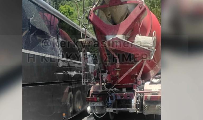 Κέρκυρα: Τουριστικό λεωφορείο με επιβάτες κρουαζιέρας συγκρούστηκε με μπετονιέρα στο Νησάκι