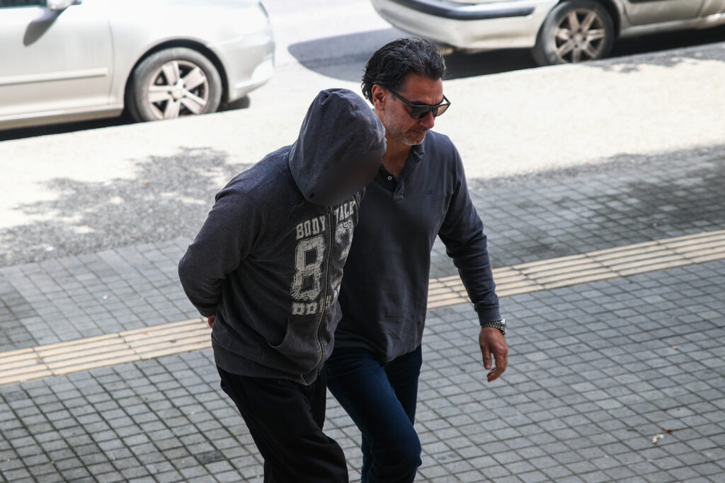 Δολοφονία στη Θεσσαλονίκη: Δίωξη για ανθρωποκτονία από πρόθεση και συνέργεια στους δύο συλληφθέντες 