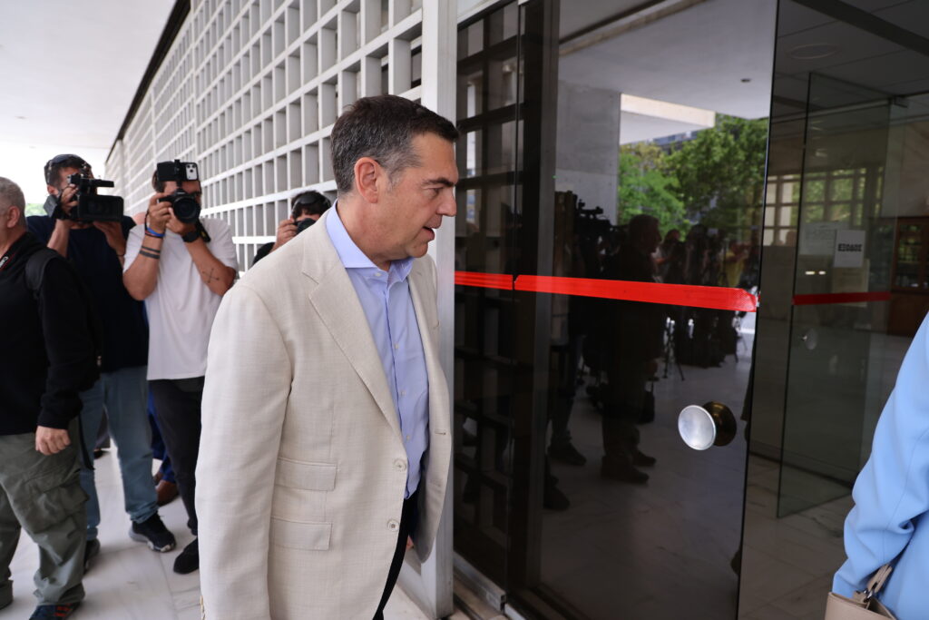 Ο Τσίπρας κατέθεσε την ιδρυτική διακήρυξη του «ΕΛ.Α.Σ.» – «Τώρα ξεκινούν το ταξίδι και οι αγών