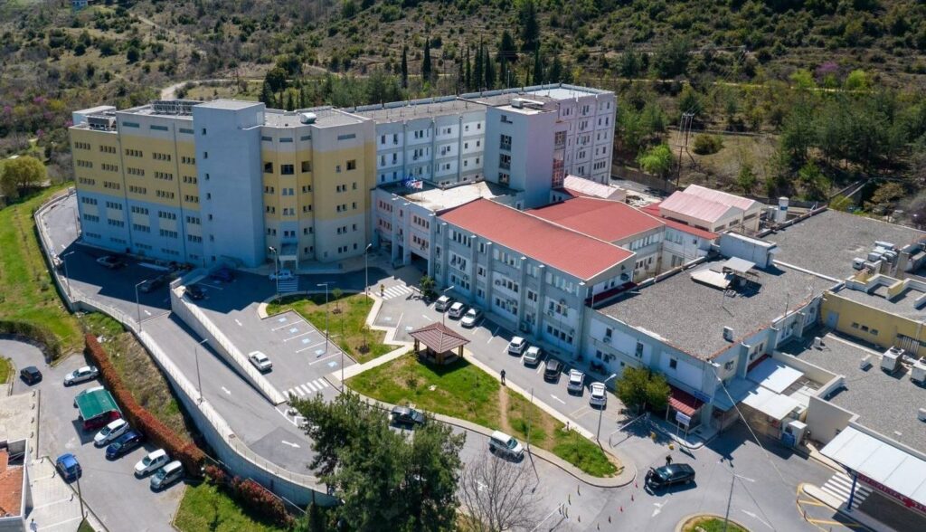 Βέροια: Νεκρός 75χρονος που έπεσε από τον τέταρτο όροφο νοσοκομείου