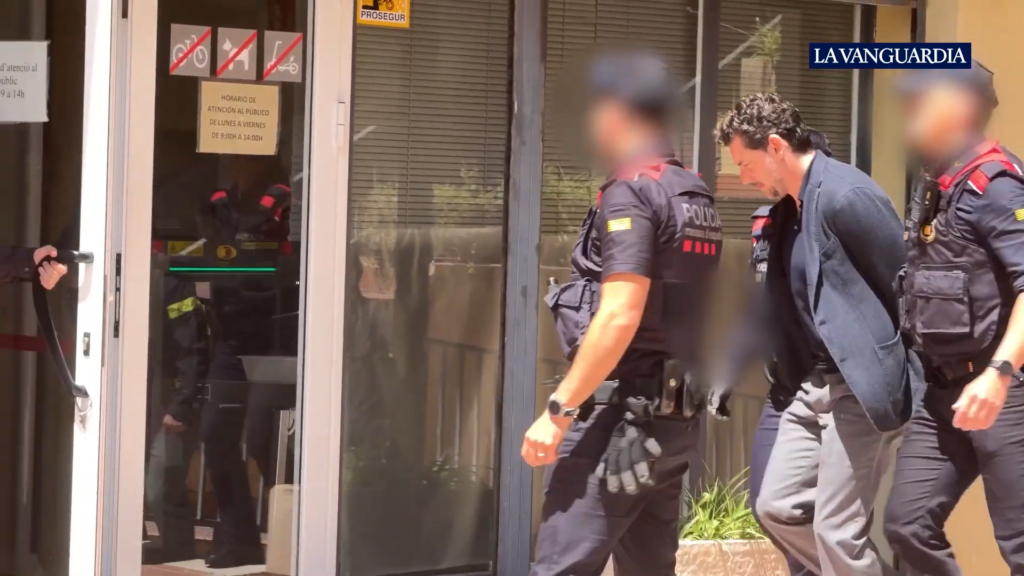 Mango: Ανατροπή στην υπόθεση θανάτου του δισεκατομμυριούχου ιδρυτή – Στη φυλακή ο γιος του – Η στιγμή της σύλληψης