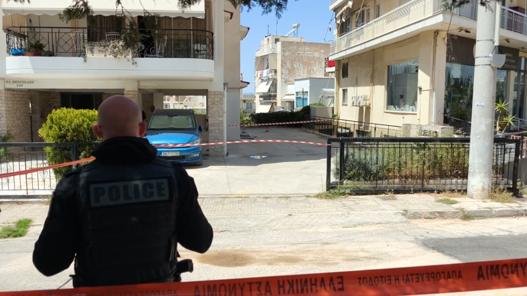 Σοκ στην Ηλιούπολη: Δύο 17χρονες έπεσαν στο κενό από τον 6ο όροφο – Οι πρώτες εικόνες από το σημείο