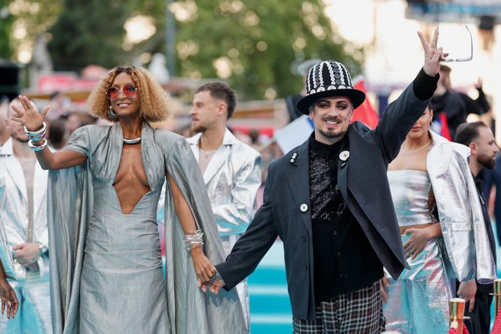 Χάος στη Eurovision 2026: Προκρίθηκε το Ισραήλ, «κόπηκε» ο Boy George – Αντιδράσεις και αποδοκιμασίε