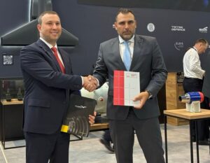 Ο όμιλος CSG και η Ukrainian Armor LLC υπέγραψαν συμφωνία στρατηγικής συνεργασίας στο περιθώριο της Eurosatory 2026