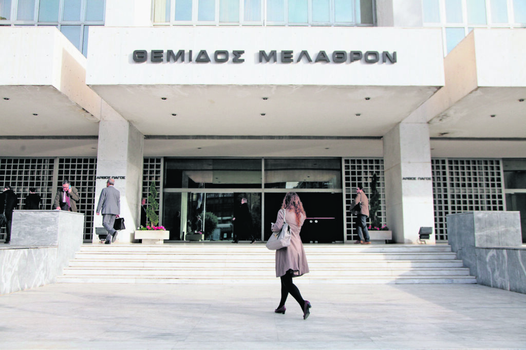 Η Δικαιοσύνη στο «απόσπασμα», ενίοτε και με δική της ευθύνη