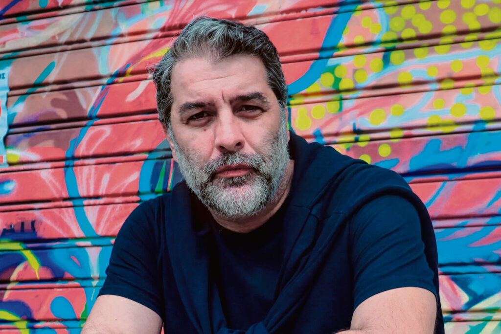 «Δύο Μαύρα Πουκάμισα» στο MEGA