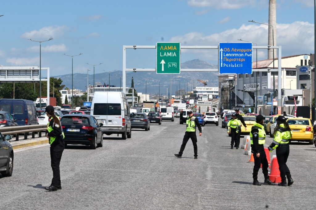 Σαφάρι της Τροχαίας στην Αττική: 41 συλλήψεις οδηγών και πάνω από 26.000 αλκοτέστ σε μία εβδομάδα