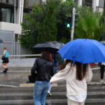 Καιρός: Ανατροπή στο σκηνικό – Πού θα βρέξει σήμερα – Πτώση της θερμοκρασίας πριν την επιστροφή του καλοκαιριού