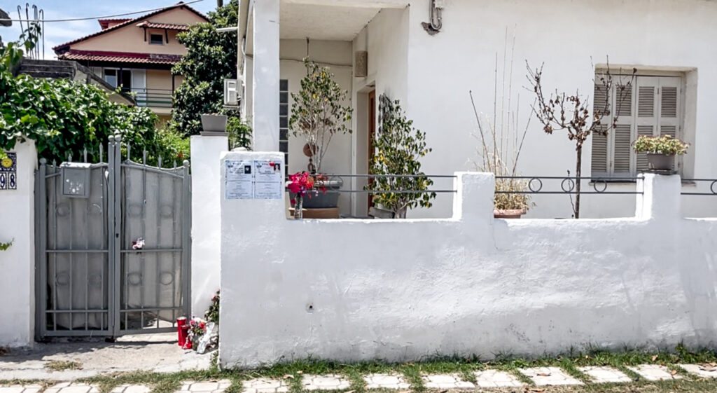 Διπλό φονικό στην Αιγιάλεια: «Μάνα και γιος αλληλοεξοντώθηκαν» λέει ο κατηγορούμενος – Τι απαντά ο φ