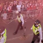 Άρσεναλ: Viral γκάφα του Όντεγκααρντ – Η κεφαλιά που κατέληξε στο κεφάλι αστυνομικού