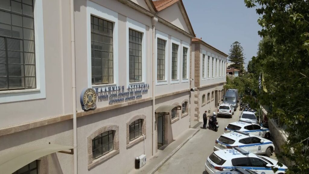 Λέσβος: Φωτιά στα κρατητήρια της Αστυνομικής Διεύθυνσης