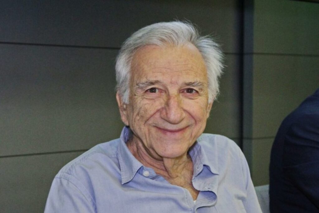 Πέθανε ο Κωνσταντίνος Κουβαράς, συνιδρυτής και αναπληρωτής πρόεδρος της ΑΒΑΞ