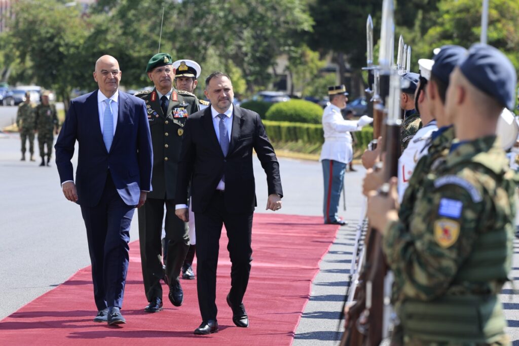 Συνάντηση Δένδια με τον Αλβανό ομόλογό του: Στο επίκεντρο αμυντική συνεργασία και διεθνή ζητήματα ασ