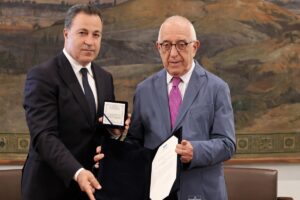 Κακλαμάνης σε πρόεδρο αλβανικής Βουλής: Να δοθεί λύση στο περιουσιακό της ελληνικής μειονότητας – Να προσαρμοστείτε στο δίκαιο της Ευρώπης