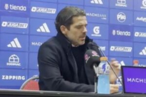 Τρομακτική στιγμή σε συνέντευξη Τύπου: Ο προπονητής Φερνάντο Γκάγκο υπέστη καρδιακό επεισόδιο