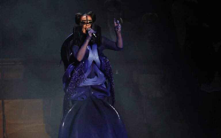 Echolalia: Η Björk «ντύνει» με ήχο και μυστήριο την Εθνική Πινακοθήκη της Ισλανδίας