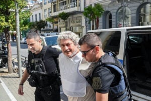 Τζέιμς Δαλαμάγκας: Ντυμένος παπάς έφυγε από την Αυστραλία - Στην Ελλάδα ήρθε μέσω Αφρικής [Βίντεο]