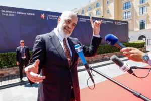 «Αν δεν ήταν ο Τζάρεντ, δεν θα έδιναν δεκάρα»: Ο Έντι Ράμα υπερασπίζεται το θέρετρο του Κούσνερ στην Αλβανία
