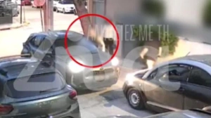 Ίλιον: Σε ψυχιατρική κλινική οδηγήθηκε ο 30χρονος που γρονθοκόπησε γυναίκα οδηγό