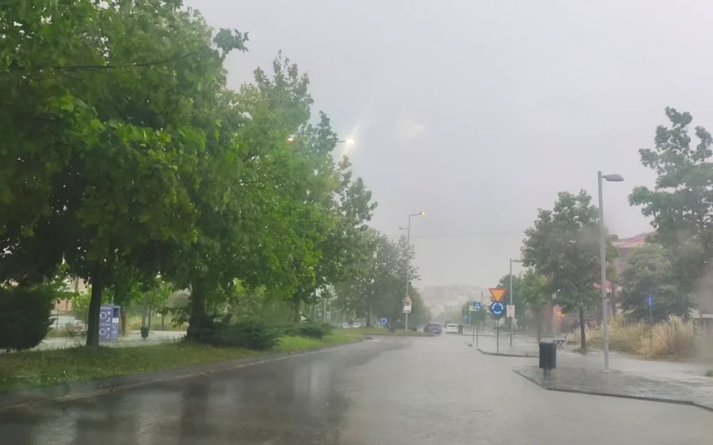 Ιωάννινα: Δεκάδες προβλήματα από την κακοκαιρία express – «Ποτάμια» οι δρόμοι [Εικόνες, Βίντεο]