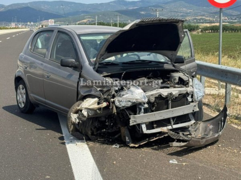 Φθιώτιδα: Αυτοκίνητο προσέκρουσε στις προστατευτικές μπάρες στον Ε65- Σώα η οδηγός