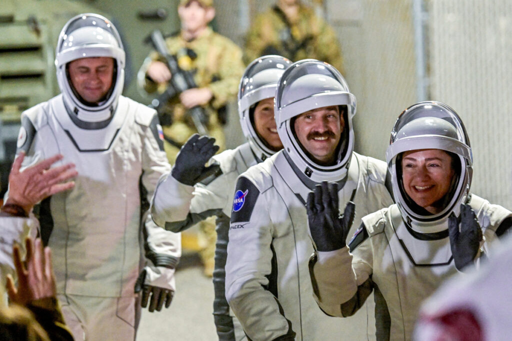 Συναγερμός στη NASA – Σε ετοιμότητα οι αστροναύτες για εκκένωση του ISS λόγω διαρροής
