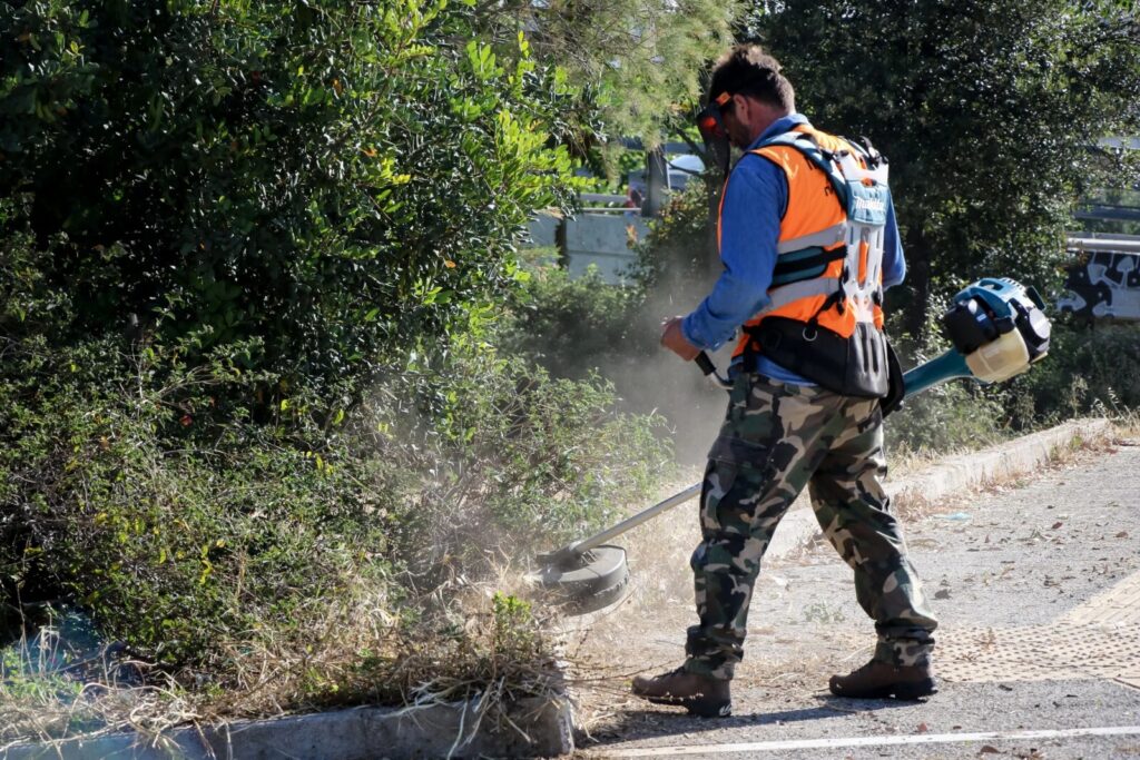 Ακαθάριστα οικόπεδα: Λήγει σήμερα, η προθεσμία, από αύριο οι έλεγχοι – Τα πρόστιμα και οι κυρώ
