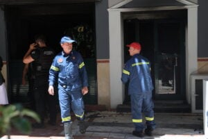 Φωτιά στην Ομόνοια: Διασωληνωμένος ο 40χρονος εγκαυματίας - Σοκάρουν οι μαρτυρίες [βίντεο]