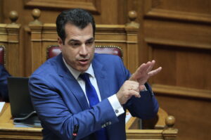Βουλή: Ψηφίστηκε κατά πλειοψηφία το νομοσχέδιο για την Μετανάστευση και το Άσυλο