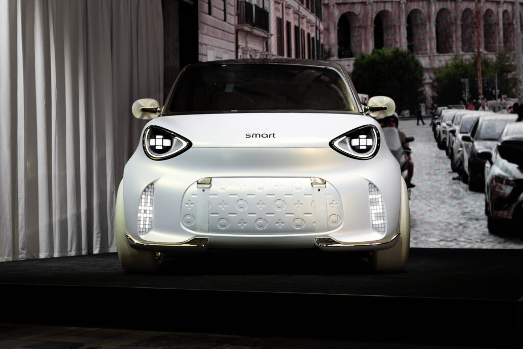 Νέο smart #2: Μπήκαμε για πρώτη φορά στο εσωτερικό του – Πώς είναι;