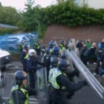Οργή στο Σαουθάμπτον για τον θάνατο του 18χρονου Νόβακ – 11 αστυνομικοί τραυματίστηκαν απο τις διαδηλώσεις
