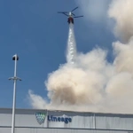 ΗΠΑ: Παρατεταμένη πυρκαγιά στο Λος Άτζελες σε αποθήκη προκαλεί κατάσταση έκτακτης ανάγκης και ανησυχία για την υγεία