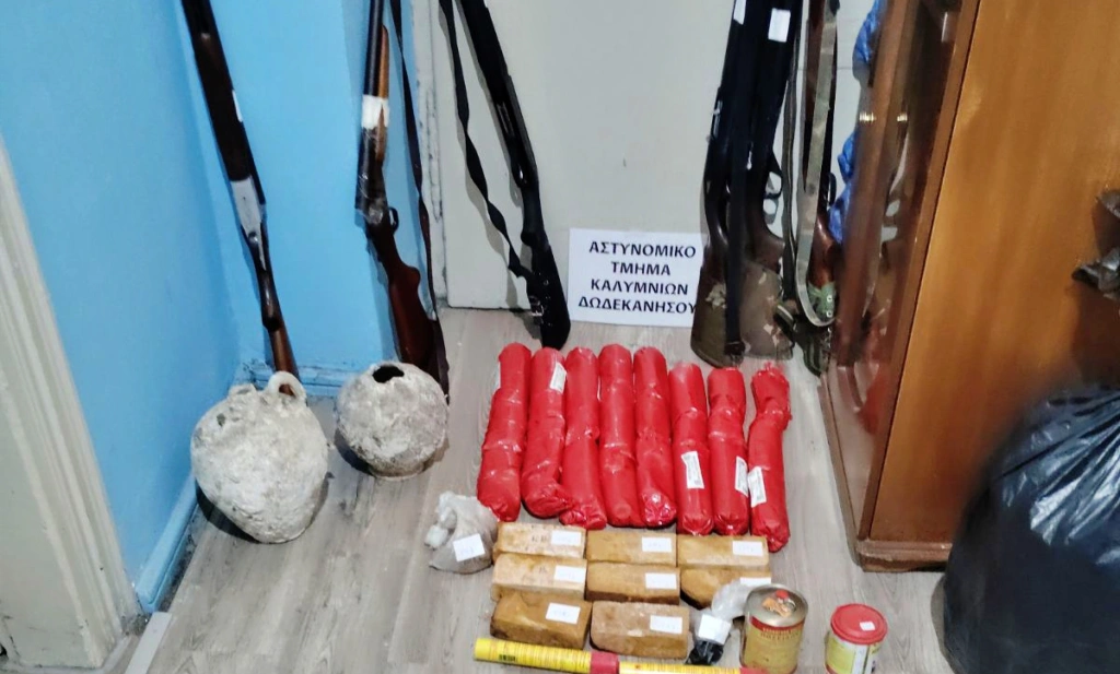 Συνελήφθη 41χρονος στην Κάλυμνο – Εκρηκτικά, πυροβόλα και αρχαία αντικείμενα εντοπίστηκαν στο 