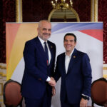 Διαδικτυακός τσακωμός για τους παλιόφιλους – Κόντρα Ράμα με Τσίπρα για τα επεισόδια στην Αλβανία