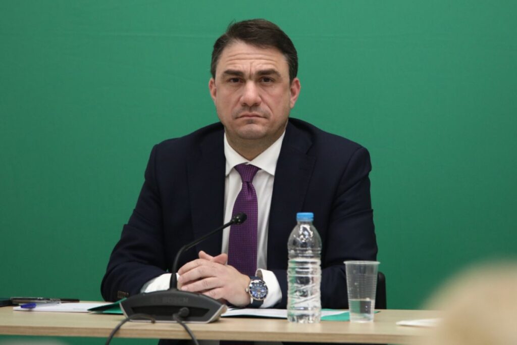 Τσουκαλάς: Βολές κατά Τσίπρα για τα κόκκινα δάνεια – «Δεν μπορείς να είσαι και με τον αστυφύλα