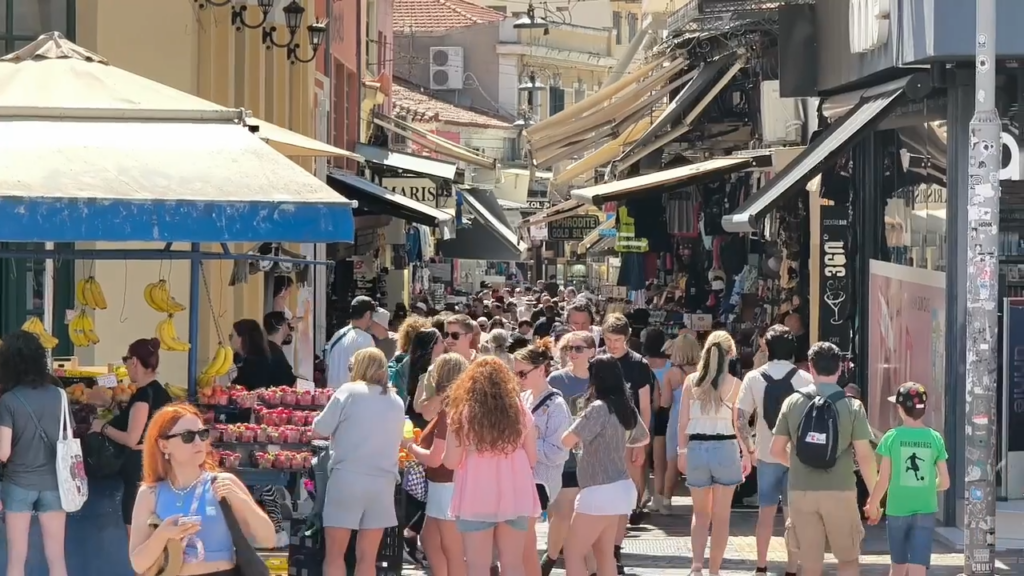 Σε καλοκαιρινό τέμπο η χώρα: Πού ξεπέρασε τους 34 και 35 ο υδράργυρος -Οι περιοχές με τις υψηλότερες θερμοκρασίες