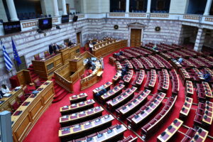 Συνταγματική Αναθεώρηση: Τεχνητή νοημοσύνη και ελευθεροτυπία στο επίκεντρο - H πρόταση του ΠΑΣΟΚ για τις γυναικοκτονίες