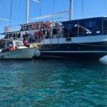Αίγινα: Προσάραξη τουριστικού σκάφους με 21 επιβαίνοντες [εικόνες]