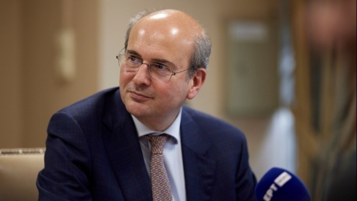 Χατζηδάκης: Η Δημοκρατία κινδυνεύει κι από εκείνους που την ευτελίζουν
