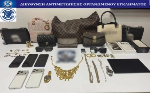Στα χέρια της ΕΛ.ΑΣ. το κύκλωμα-μαϊμού: Με αυτό το τέχνασμα άρπαξαν πάνω από 440.000 ευρώ - Χτυπούσαν το κουδούνι ως ΔΕΔΔΗΕ