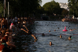 Γαλλία: Ρεκόρ πνιγμών εν μέσω ακραίου καύσωνα – Πάνω από 90 νεκροί σε δύο εβδομάδες – Χάος στα καταστήματα για κλιματιστικά